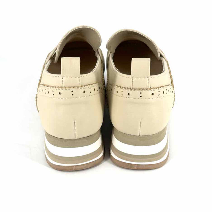 Shoe Size 8 CROWN & IVY Beige Flats