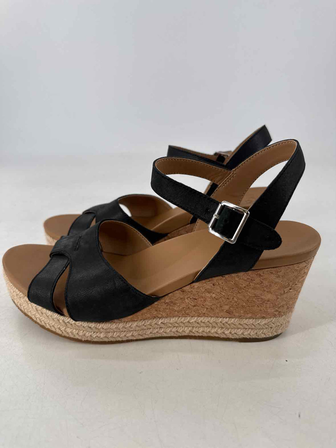 Shoe Size 9.5 Ugg Black Sandals