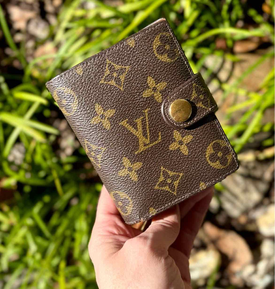 Louis Vuitton Luxury - Wallet