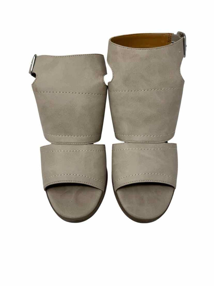 Shoe Size 9 Dolce Vita Beige Sandals