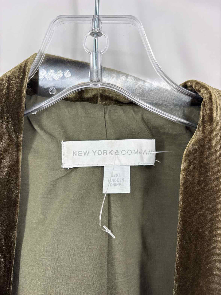 Size L/XL NY & CO Green Print Robe