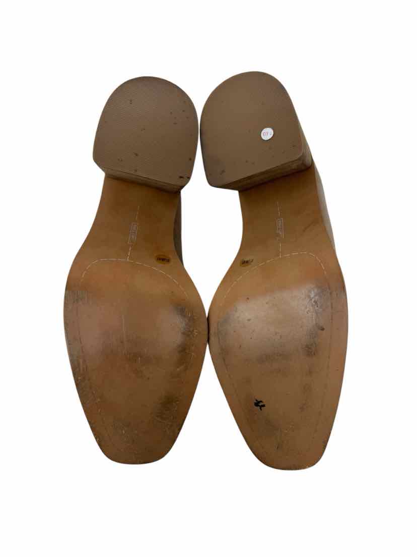 Shoe Size 9.5 Vince Camuto Tan Suede Pumps