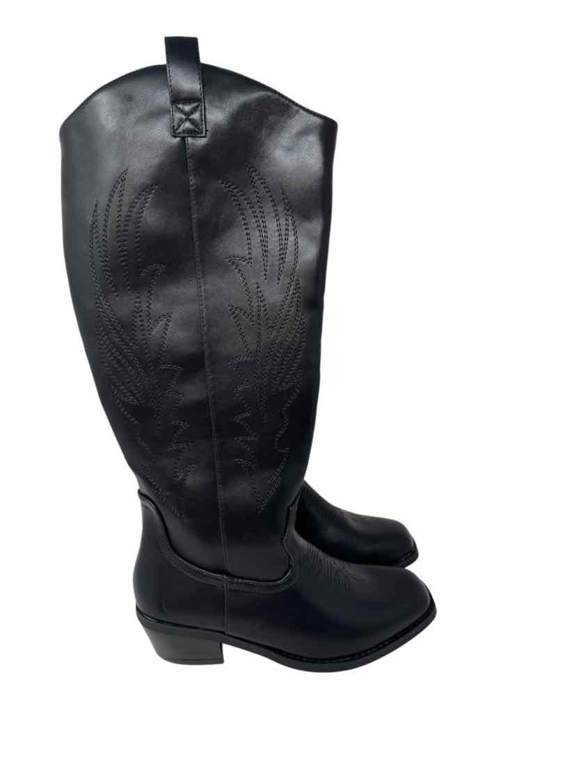 Shoe Size 6 Black Boots