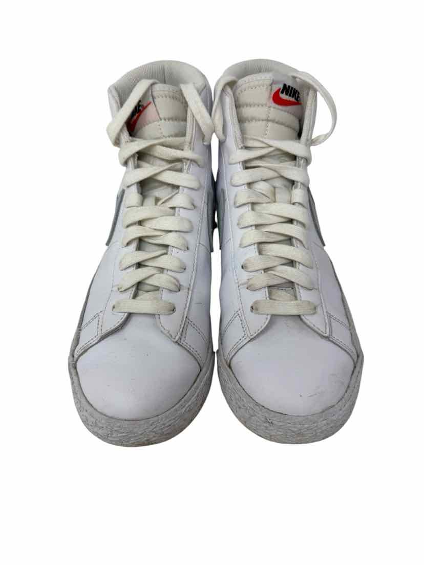 Shoe Size 39 Nike White Leather Sneakers