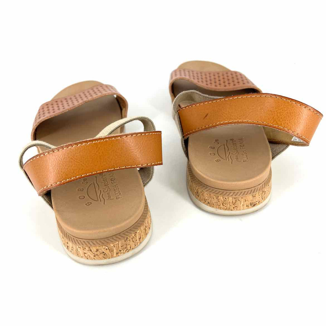 Shoe Size 9 BOBS Camel Faux Leather Sandals