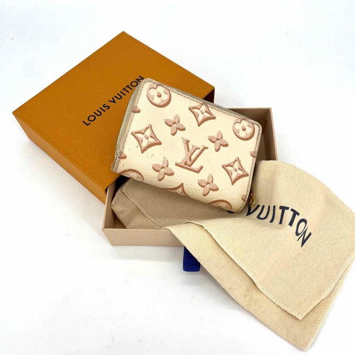 Louis Vuitton Luxury - Wallet