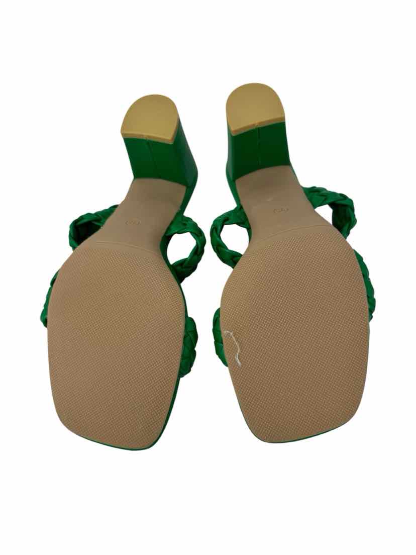 Shoe Size 9.5 Green Sandals