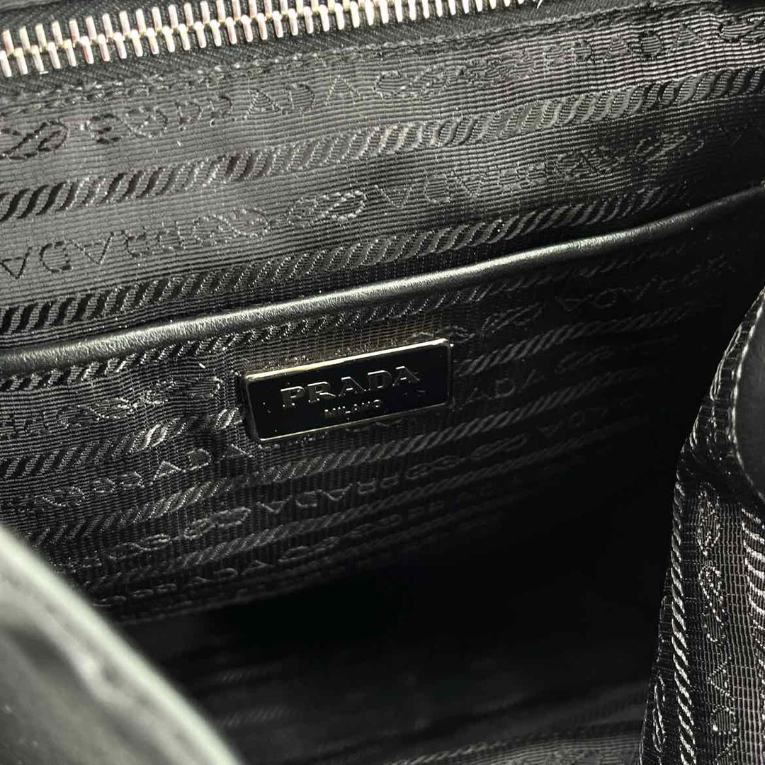 PRADA Luxury - Purse