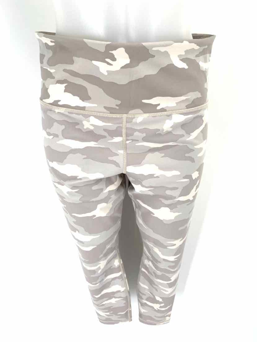 Size L Athleta gray print Pants