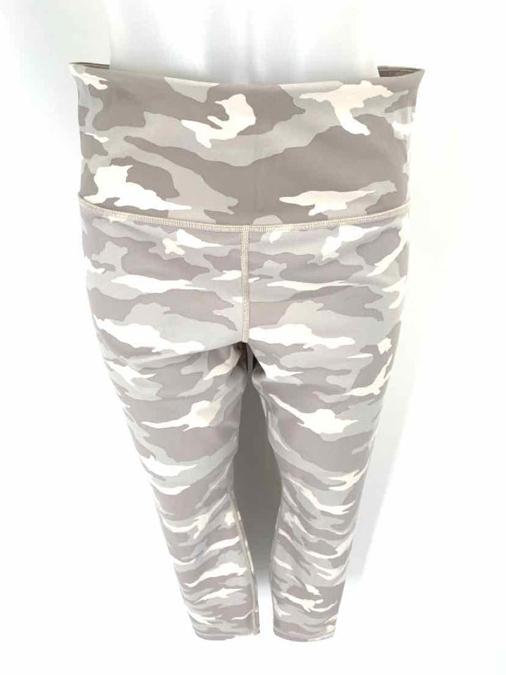 Size L Athleta gray print Pants