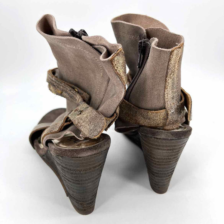 Shoe Size 11 DIBA Brown Leather Wedge