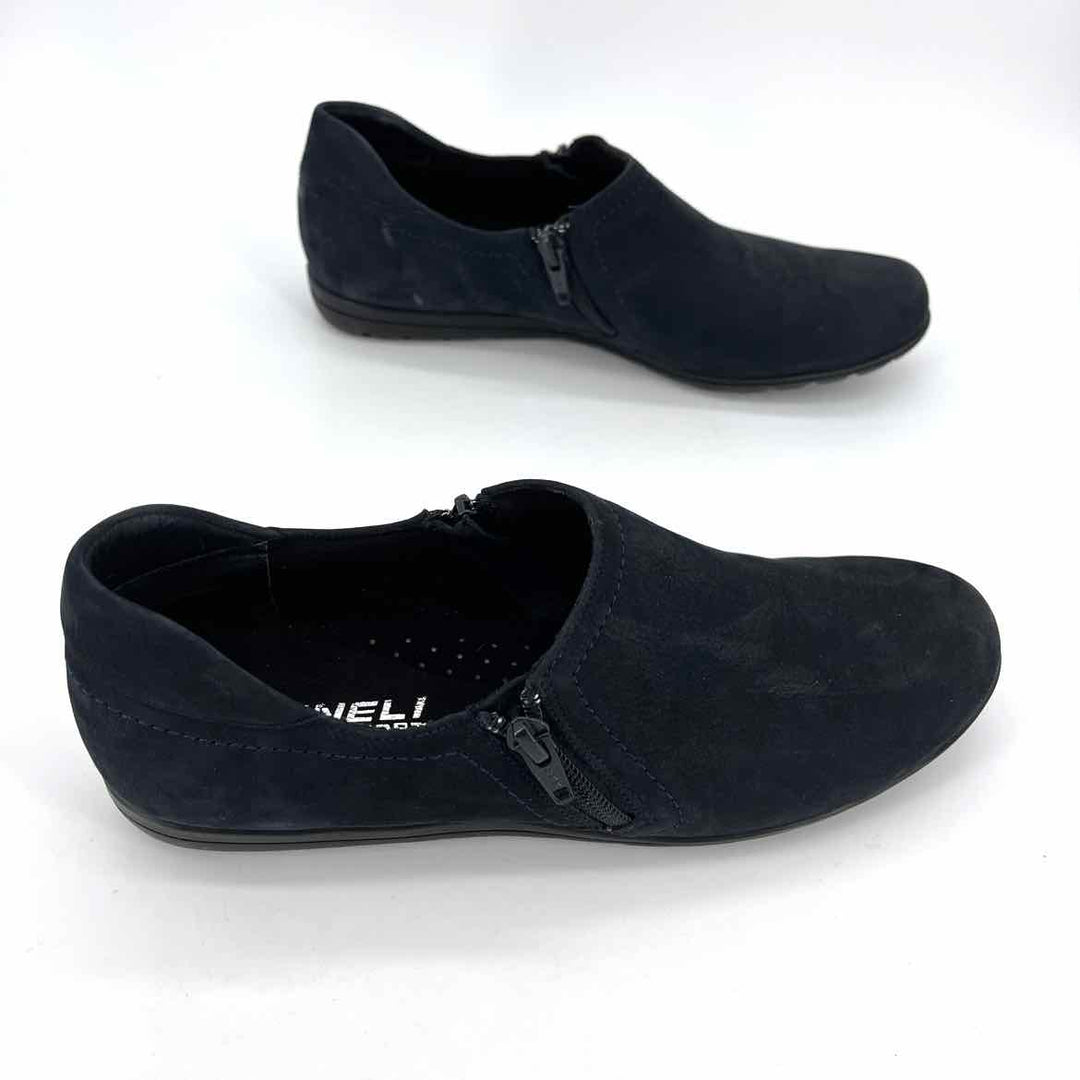 Shoe Size 8 VAN ELI Navy Suede Flats
