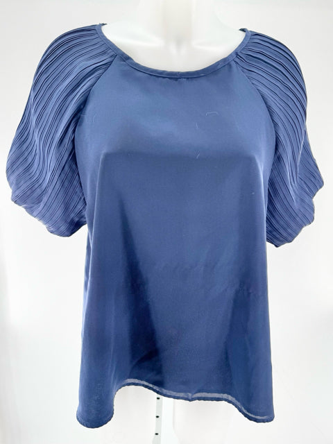 Size M Umgee Blue Shirt