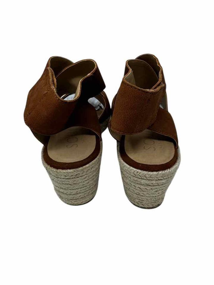 Shoe Size 9.5 Naturalizer Tan Leather Sandals