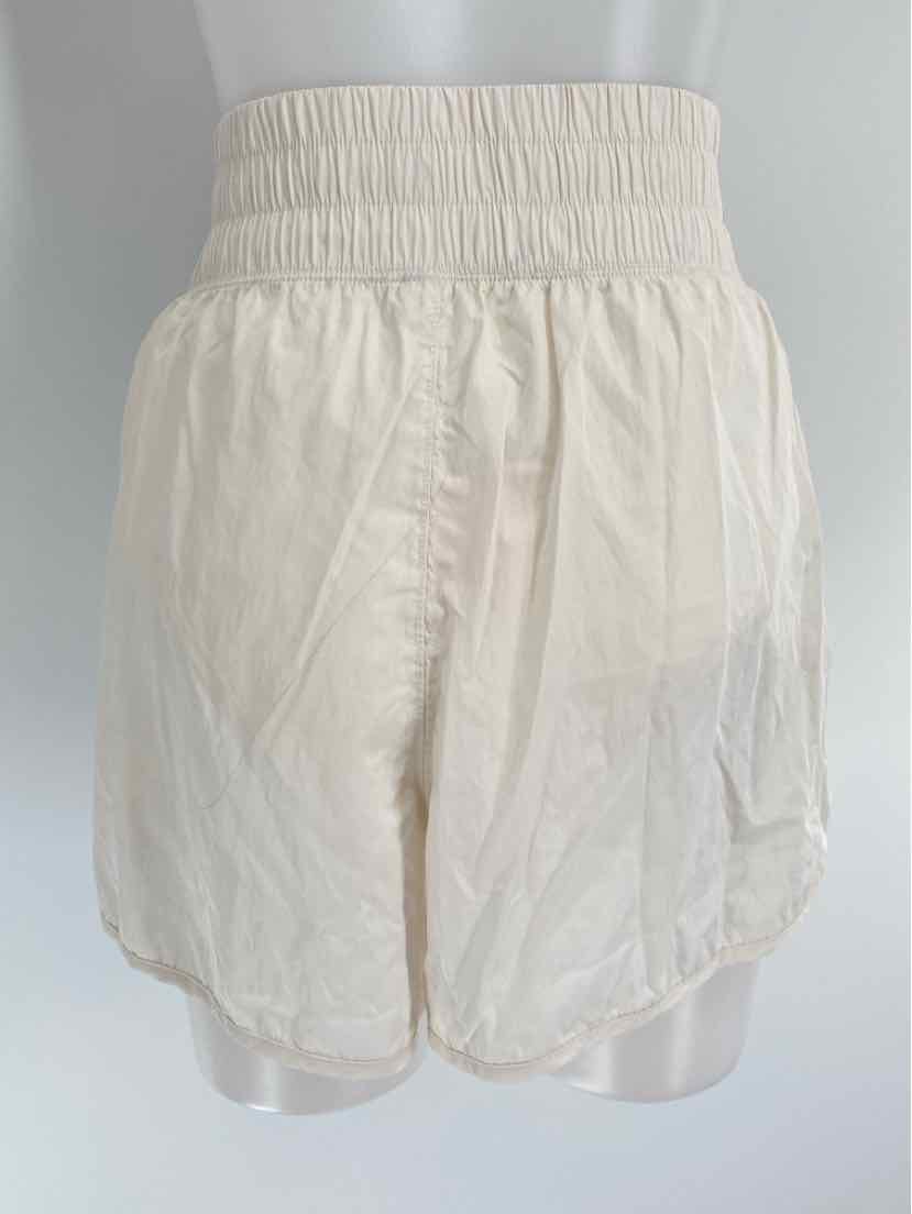Size XL YOGALICIOUS Cream Shorts