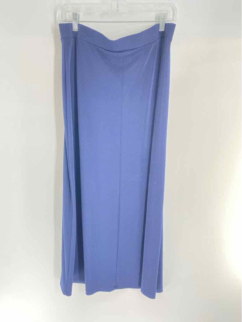 Size L Chico's Navy Skirt