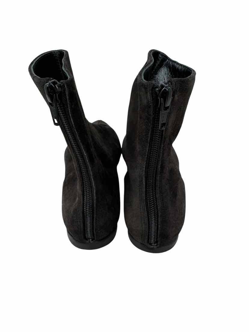 Shoe Size 38 Brown Suede Boots