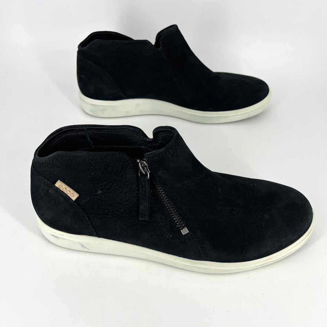 Shoe Size 39 ECCO Black Suede Leather Sneakers