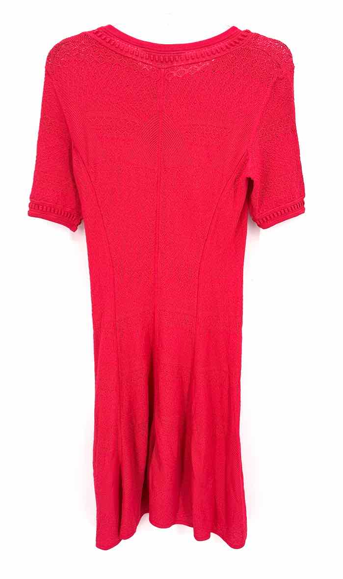 Size M BCBG Fuschia Knit Dress