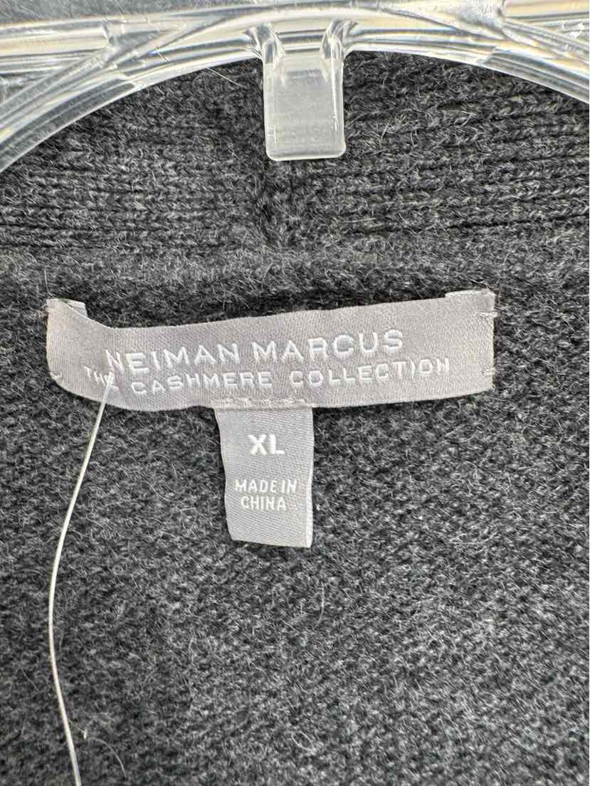 Size M NEIMAN MARCUS Gray Cashmere Cardigan