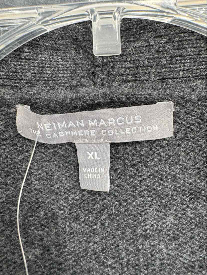 Size M NEIMAN MARCUS Gray Cashmere Cardigan