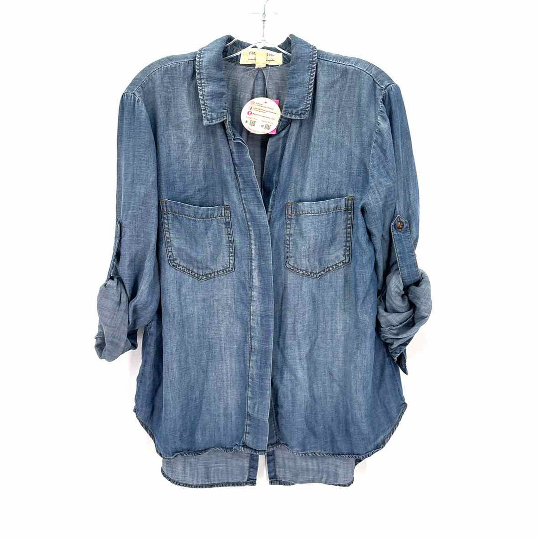Size M CLOTH & STONE Blue Tencel Chambray Shirt