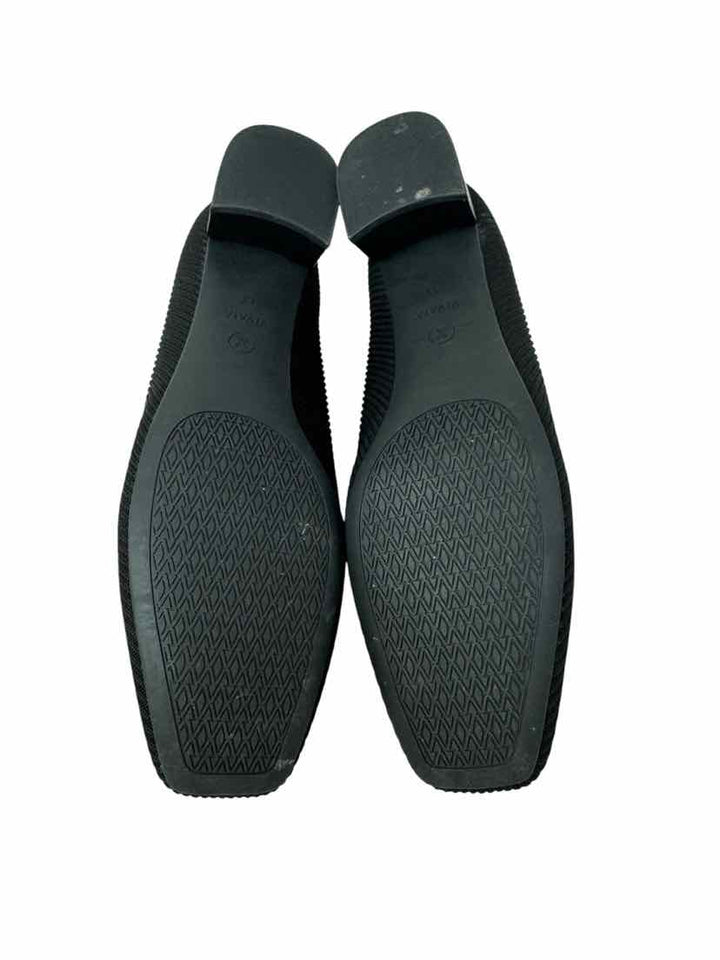 Shoe Size VIVAIA Black Pumps