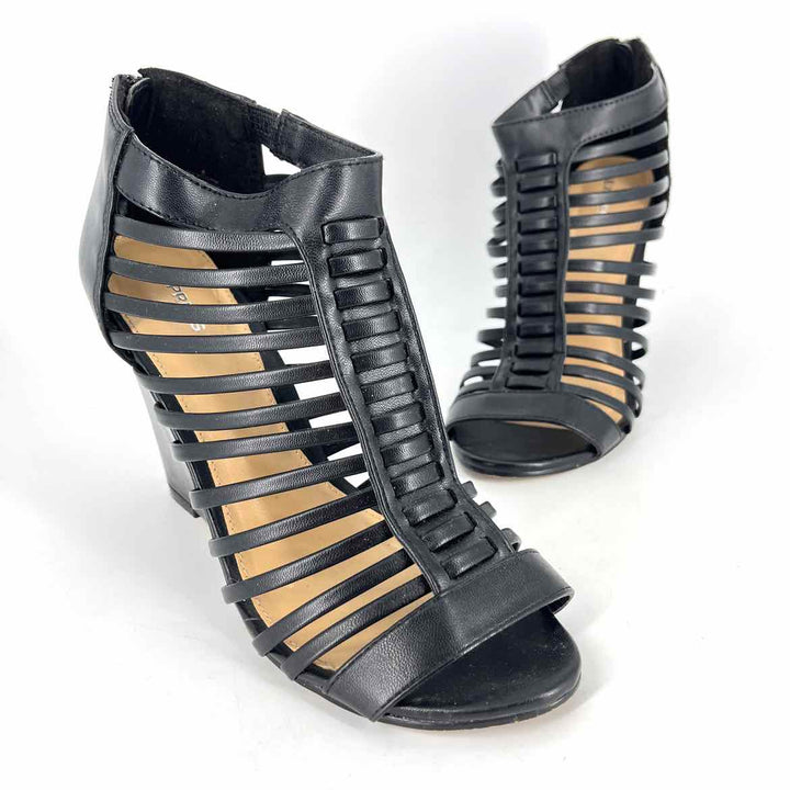 Shoe Size 8 EXPRESS Black Faux Leather Sandals