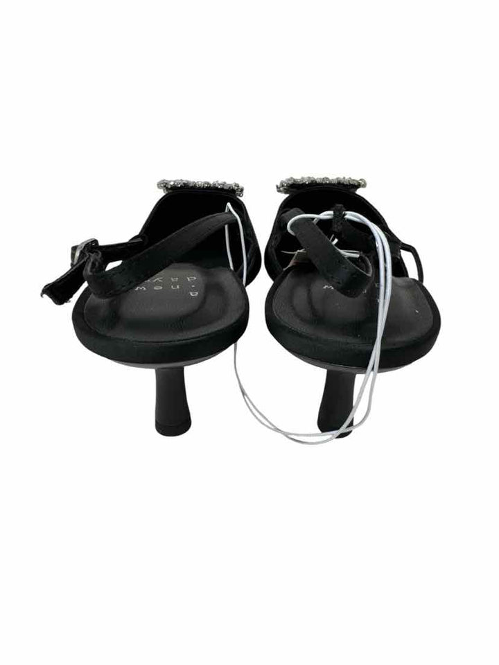 Shoe Size 9.5 A NEW DAY Black Pumps