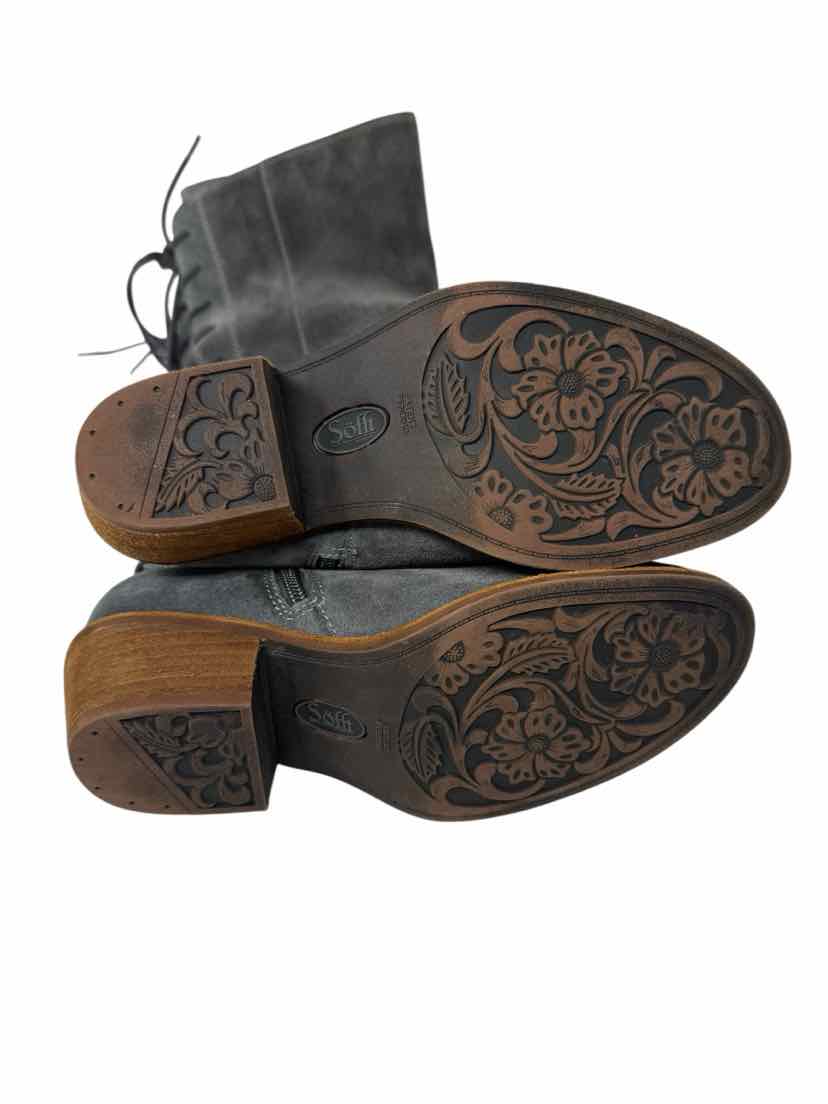 Shoe Size 7 SOFFT Gray Boots