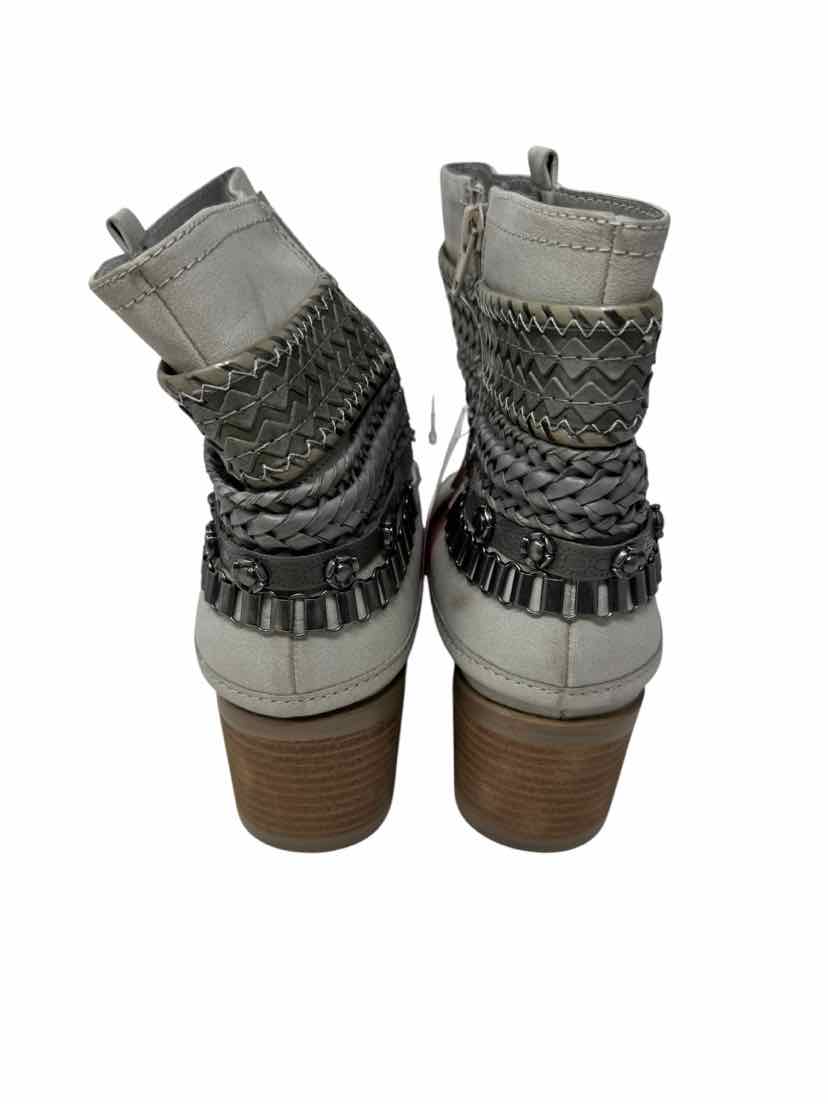 Shoe Size 10 CARLOS Gray Leather Boots