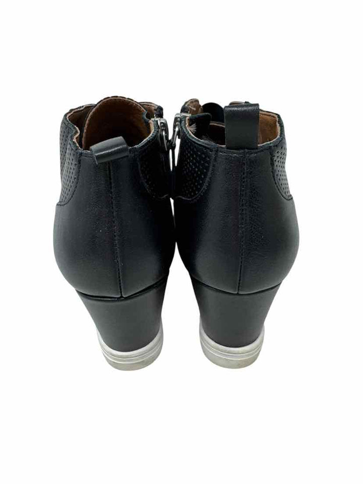 Shoe Size 7 Black Leather Boots