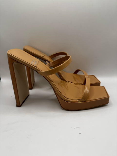 Shoe Size 10 JEFFREY CAMPBELL Tan PATENT Sandals