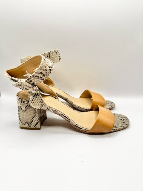 Shoe Size 8.5 LAUNDRY TAN PRINT Sandals