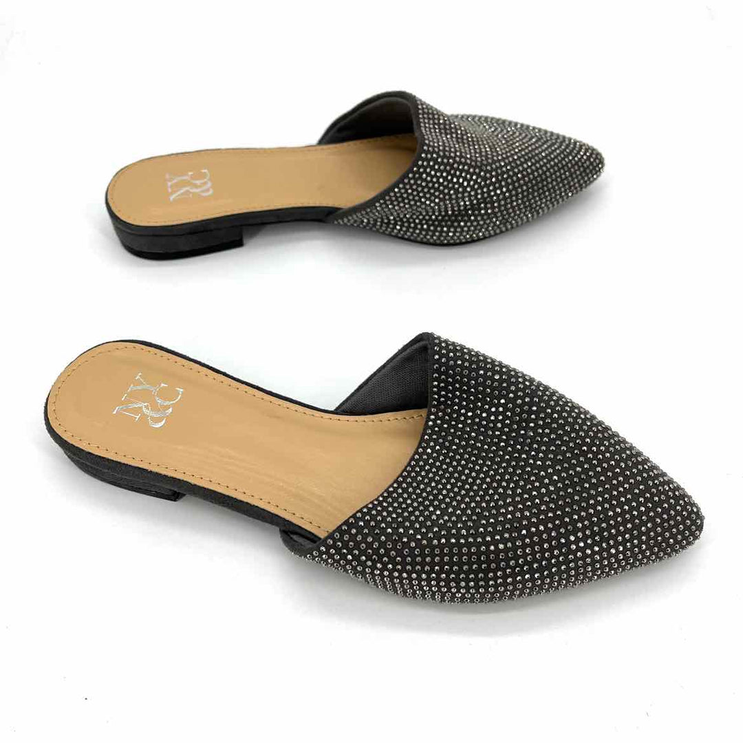 Shoe Size 6 NY & CO Gray Flats
