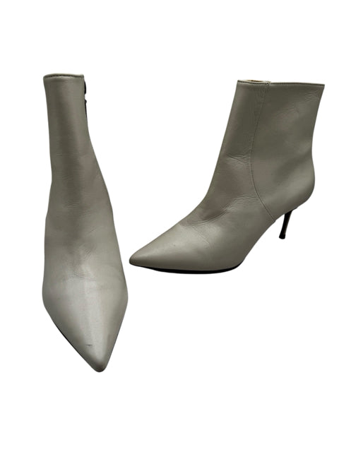 Shoe Size 5.5 SCHUTZ Ivory Leather Boots