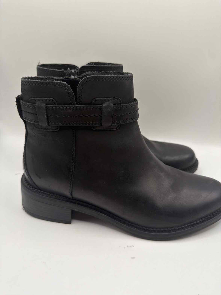 Shoe Size 8 CLARKS Black Boots