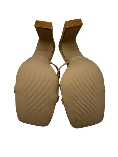 Shoe Size 38 Beige Sandals