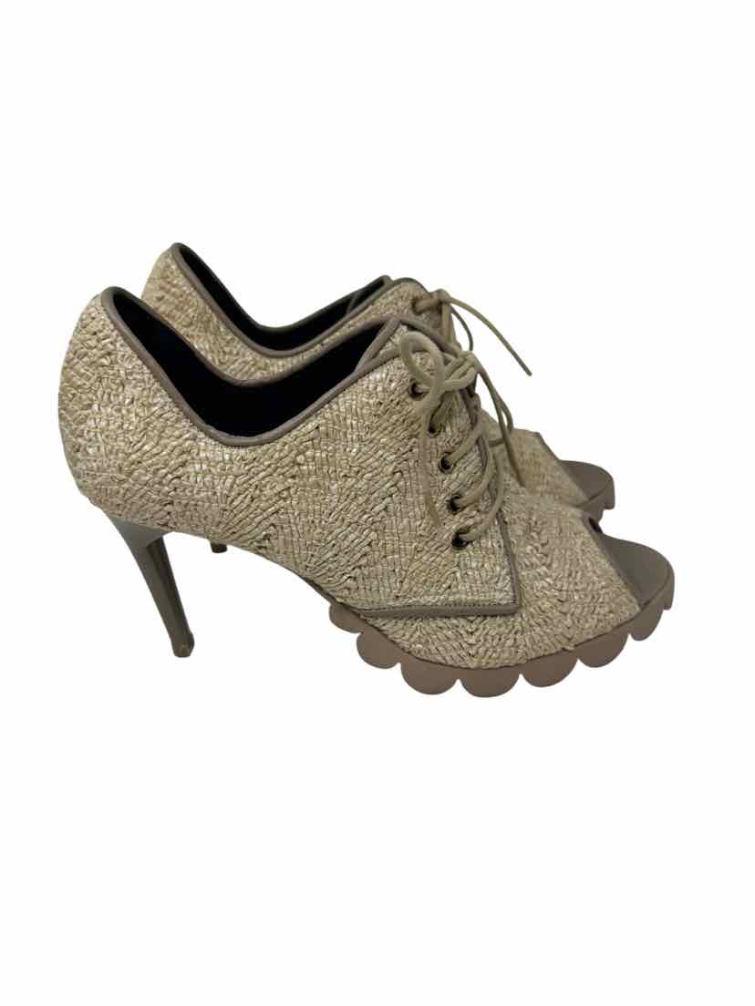 Shoe Size 37 Tan Pumps