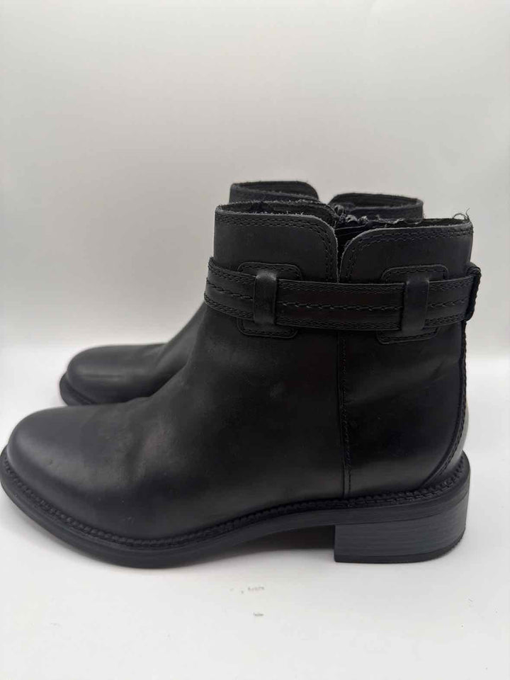 Shoe Size 8 CLARKS Black Boots