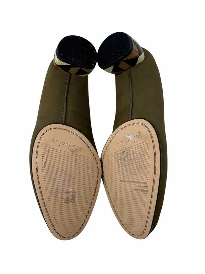 Shoe Size 6.5 CLARKS Olive Pumps