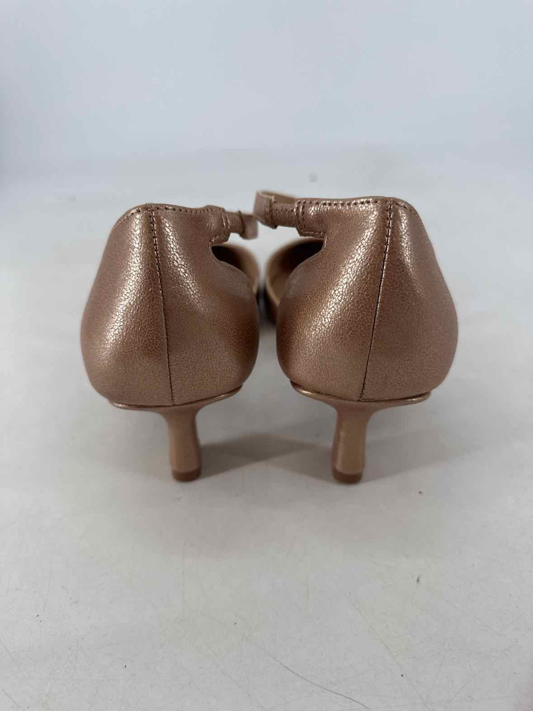 Shoe Size 11 ADRIENNE VITTADINI Gold Pumps