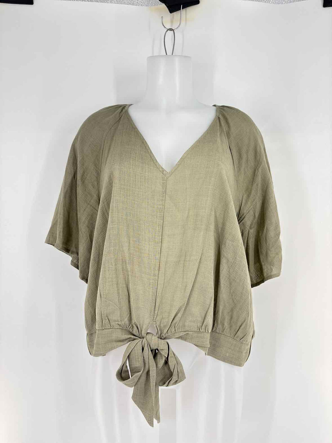 Size XL Nine West Gray Shirt