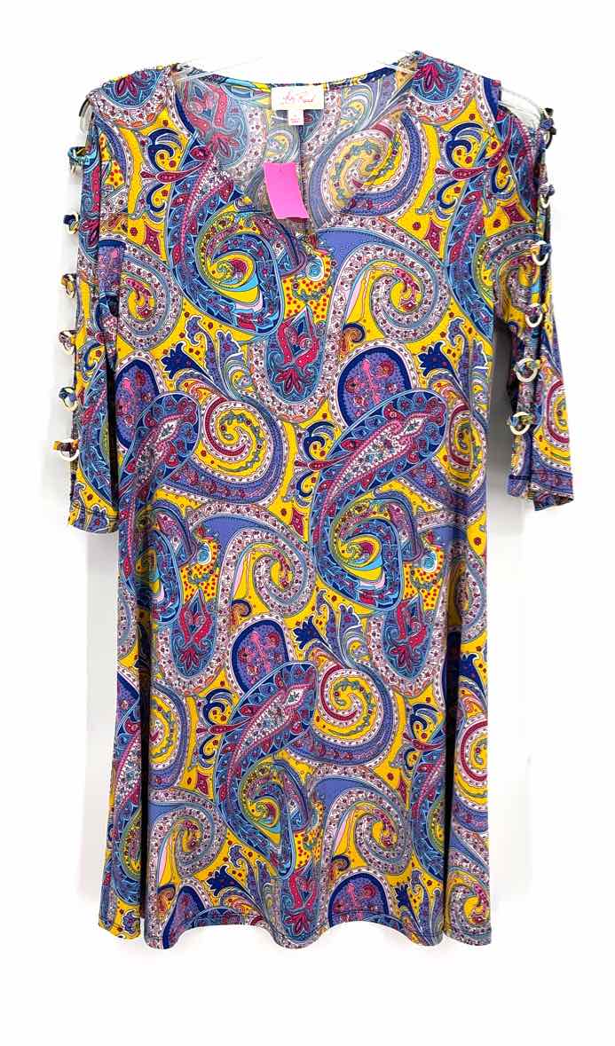 Size M Multi-Color Shirt