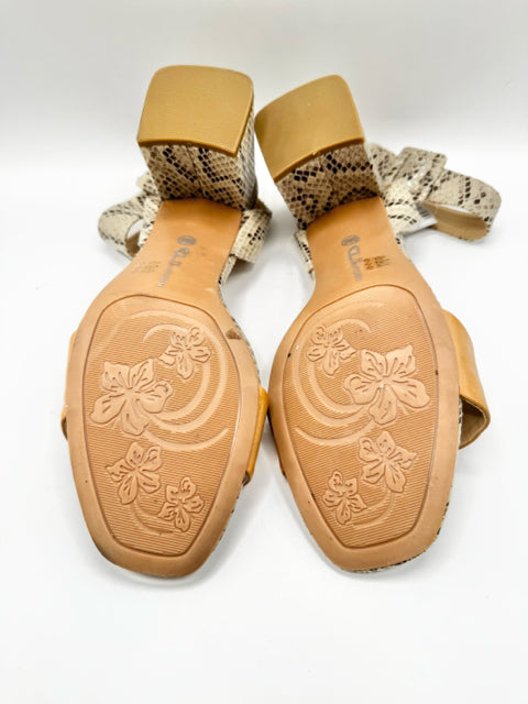 Shoe Size 8.5 LAUNDRY TAN PRINT Sandals