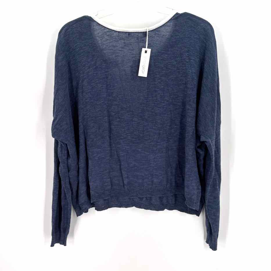 Size M Navy Knit Shirt