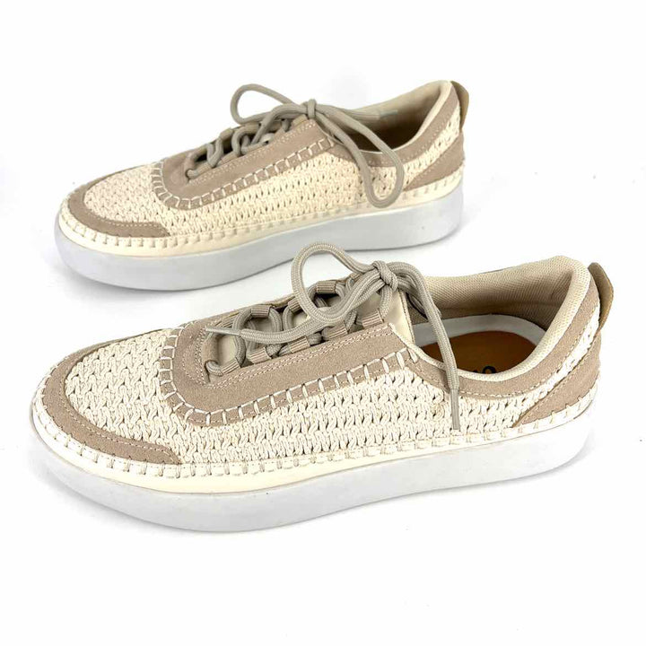 Shoe Size 9 Cream Knit Sneakers
