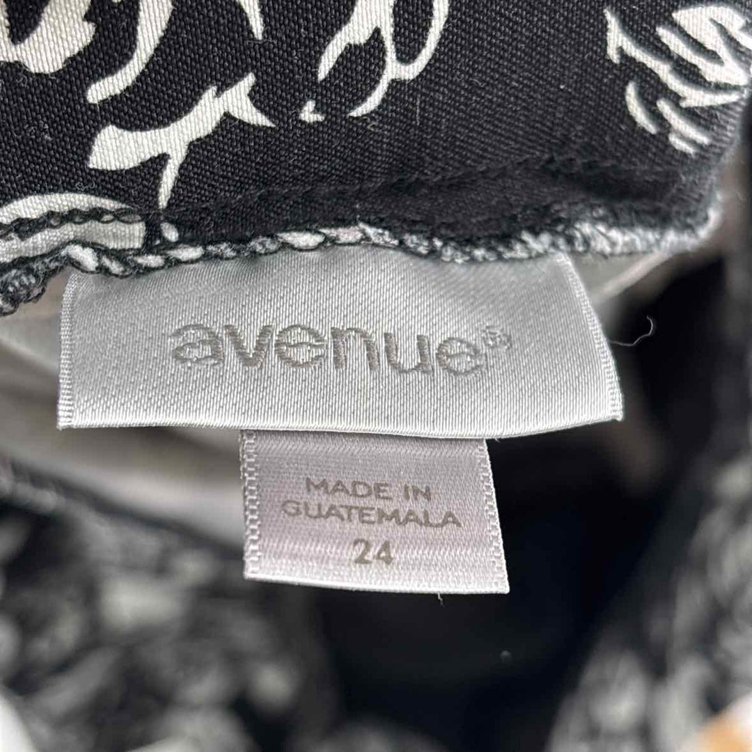 Size 24 AVENUE Black Pants