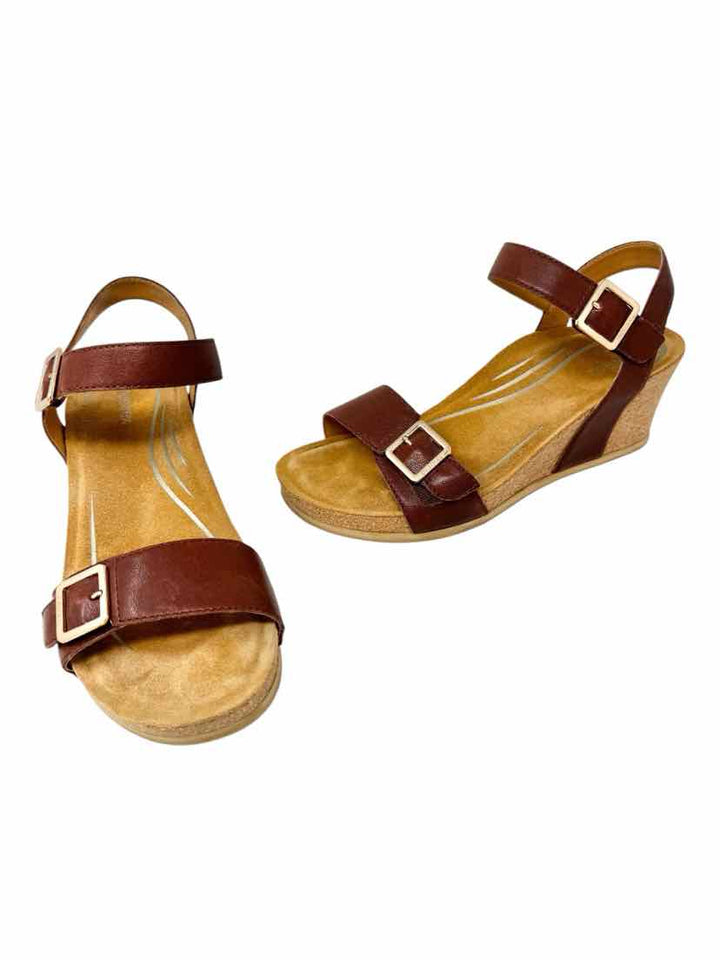 Shoe Size 9 AETREX Brown Sandals