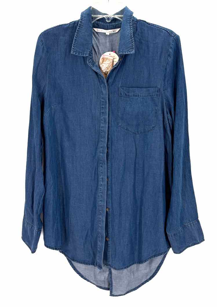 Size XL RACHEL ROY Blue Chambray Shirt